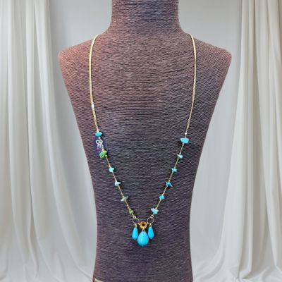 عقد من احجار الفيروز 