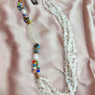 عقد من احجار الهولايت والمورانو