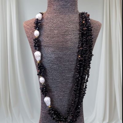 عقد من احجار العقيق 