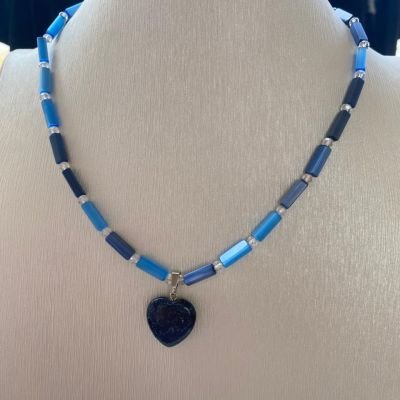 عقد من الصدف