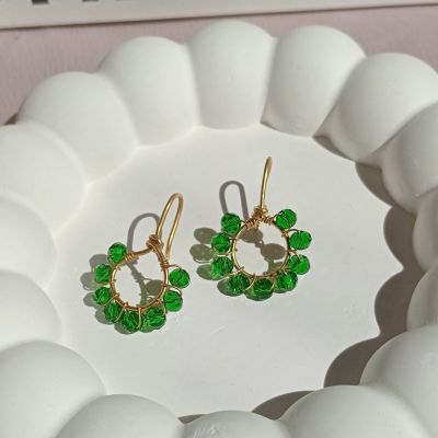 أقراط نحاس بخرز كريستال أخضر 