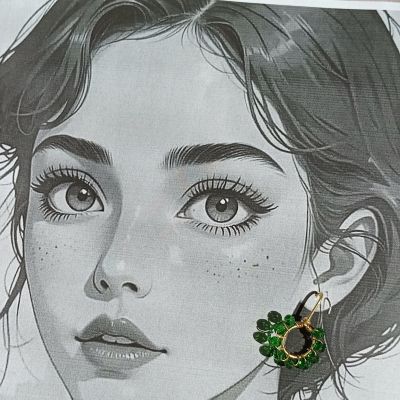 أقراط نحاس بخرز كريستال أخضر 