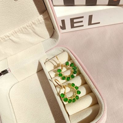 أقراط نحاس بخرز كريستال أخضر 