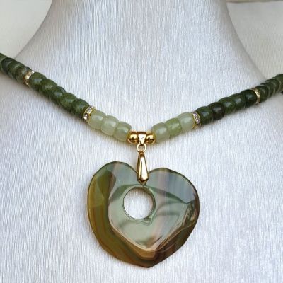 عقد جوهة القلب العتيق