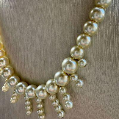 عقد قطرات الندي