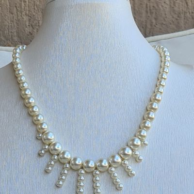 عقد قطرات الندي