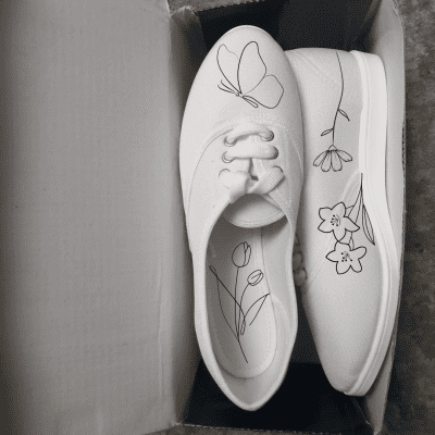 Handpainted sneakers 