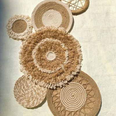 مجموعة كوسترات للحائط