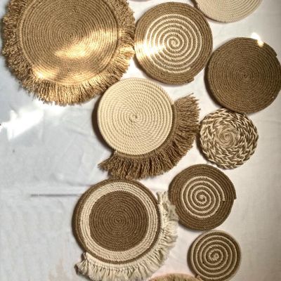 مجموعة كوسترات للحائط