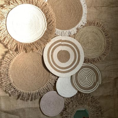 مجموعة كوسترات للحائط