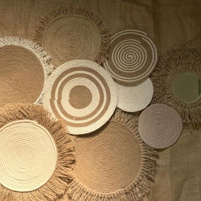 مجموعة كوسترات للحائط