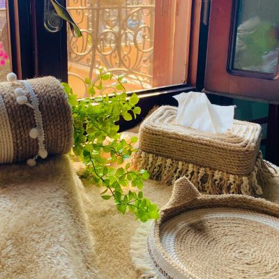 مجموعة من صينية و كفر المناديل ومنظم 