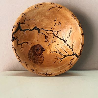 طبق جداري من خشب الزيتون