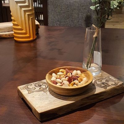 صينية تقديم بتصميم ملوكي