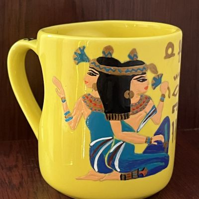 رسم يدوي علي المجات