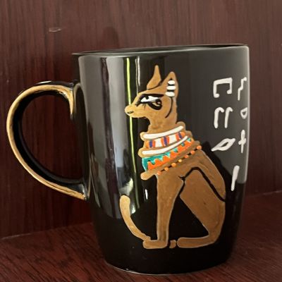 رسم يدوي علي المجات