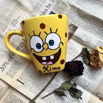 رسم يدوي علي المجات