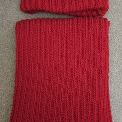 وشاح وقبعة صوفية للرجال