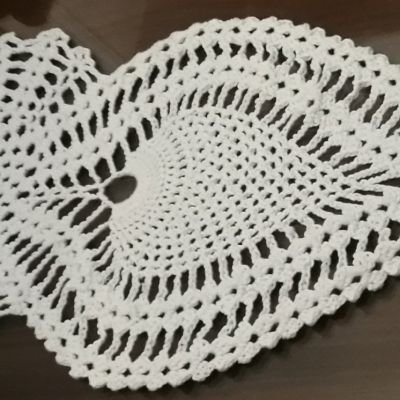 مفرش طاولة على شكل أناناس