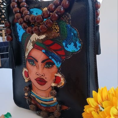 شنطة حريمى جلد طبيعي 