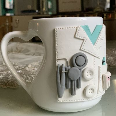 مج من الصلصال الحراري  دكتور 