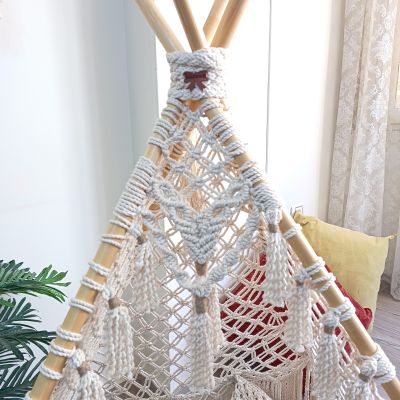 خيمة مكرمية