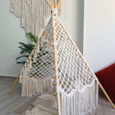 خيمة مكرمية