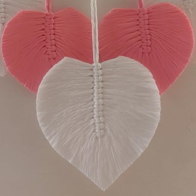 معلقه ريش مكرمية