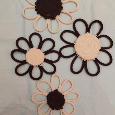 طقم كوسترات وردة يدوية