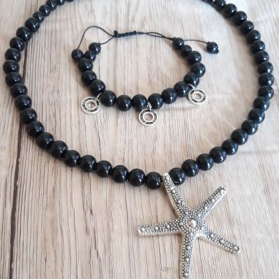 عقد من اللولى الاسود واسورته