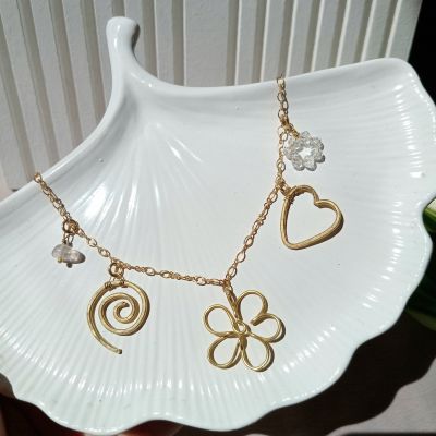 سلسلة نحاس بخمس دلايات 