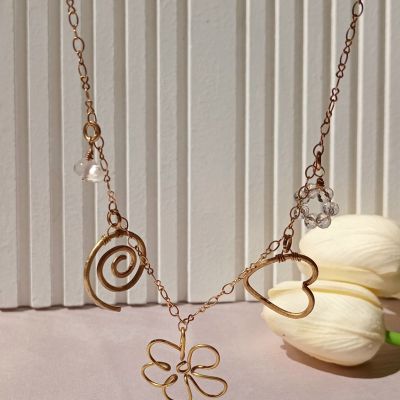 سلسلة نحاس بخمس دلايات 