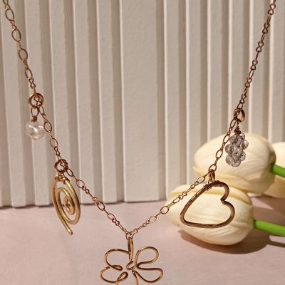 سلسلة نحاس بخمس دلايات 