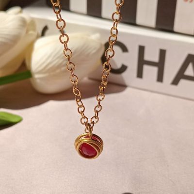 سلسلة نحاس رقيقه بحجر عقيق 