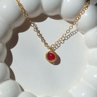 سلسلة نحاس رقيقه بحجر عقيق 