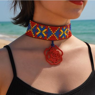 قلادة زهرة الصحراء 