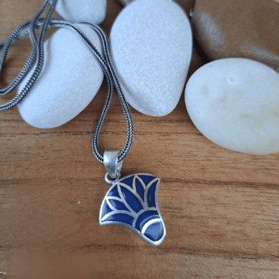 سلسلة لوتس فضة