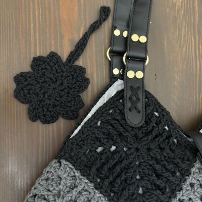 شنطة بمربعات جراني 