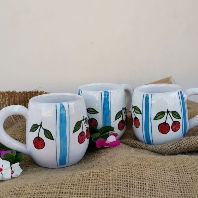  مج خزفى مرسوم يدويا بثمار الكريز