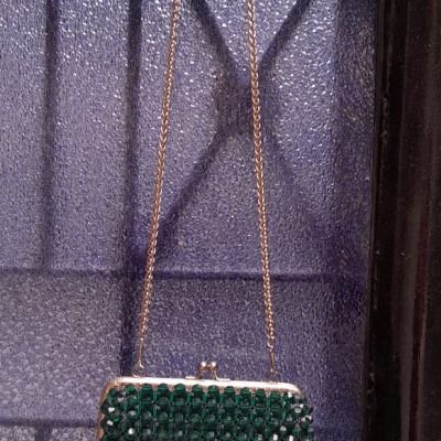 شنطة كريستال بالفريم الفضى