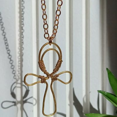 سلسلة نحاس علي شكل عنخ (مفتاح الحياه )