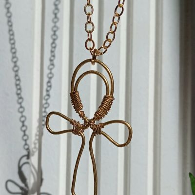 سلسلة نحاس علي شكل عنخ (مفتاح الحياه )