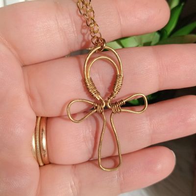 سلسلة نحاس علي شكل عنخ (مفتاح الحياه )