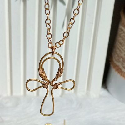 سلسلة نحاس علي شكل عنخ (مفتاح الحياه )