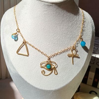 سلسلة نحاس بدلايات فرعونيه 