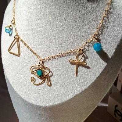 سلسلة نحاس بدلايات فرعونيه 