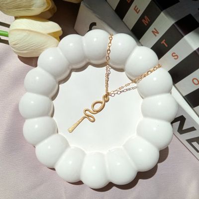 سلسلة نحاس مميزة بدلاية مكتوب عليها مصر