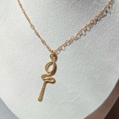 سلسلة نحاس مميزة بدلاية مكتوب عليها مصر