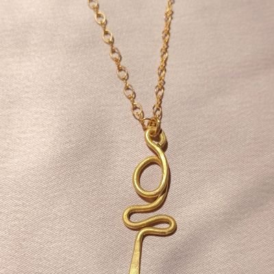 سلسلة نحاس مميزة بدلاية مكتوب عليها مصر