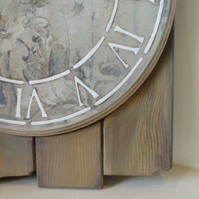 ساعة خشب بطابع كلاسيك